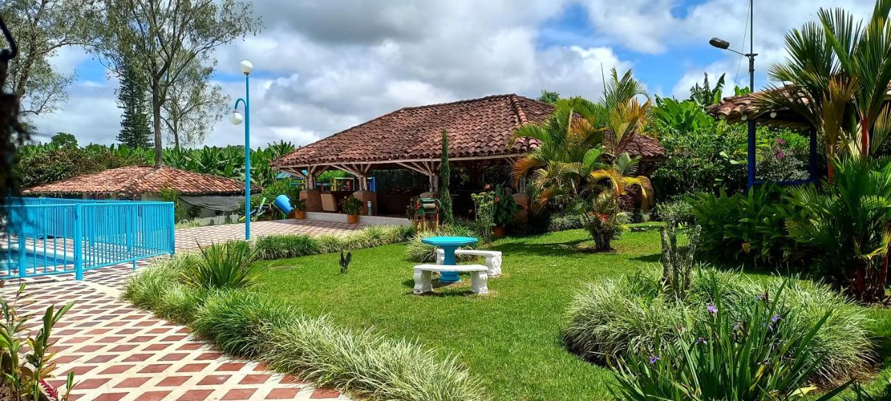 Finca Hotel Villa Del Sol Pueblo Tapao Εξωτερικό φωτογραφία